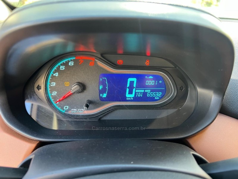 ONIX 1.4 MPFI ACTIV 8V FLEX 4P MANUAL - 2017 - PORTO ALEGRE