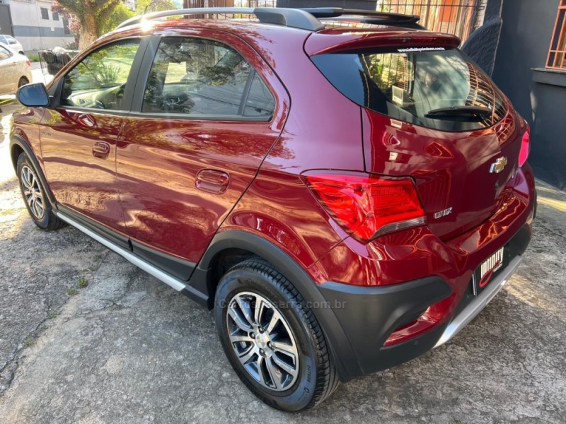 ONIX 1.4 MPFI ACTIV 8V FLEX 4P MANUAL - 2017 - PORTO ALEGRE