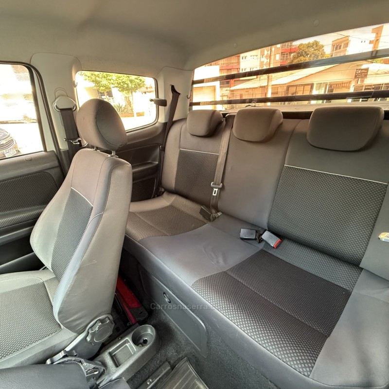 SAVEIRO 1.6 MI TRENDLINE CD 8V FLEX 2P MANUAL - 2017 - GUAPORé