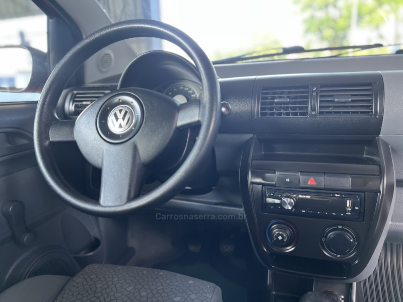 FOX 1.6 MI PLUS 8V FLEX 4P MANUAL - 2005 - BOM PRINCíPIO