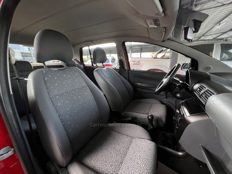 FOX 1.6 MI PLUS 8V FLEX 4P MANUAL - 2005 - BOM PRINCíPIO