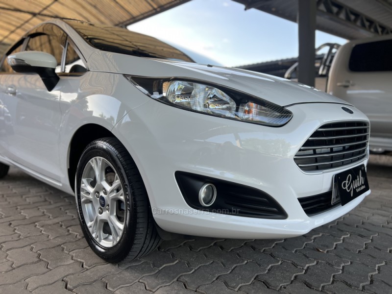 FIESTA 1.0 SEL ECOBOOST GTDI 12V GASOLINA 4P AUTOMÁTICO - 2017 - BOM PRINCíPIO