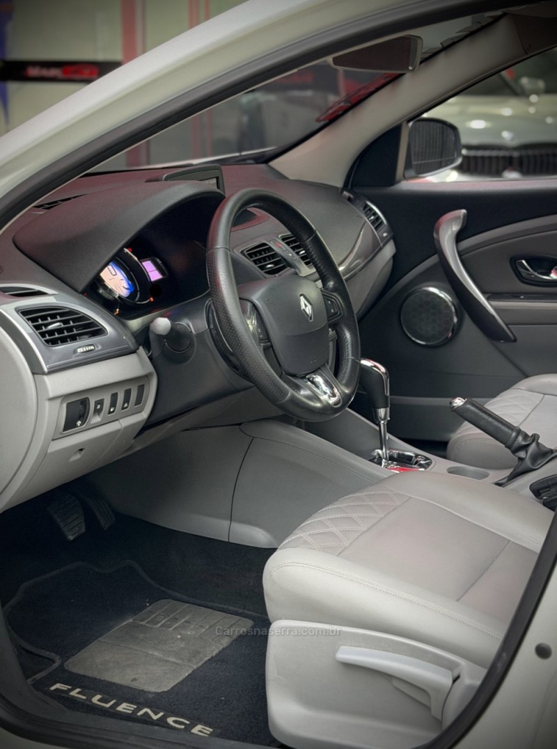 FLUENCE 2.0 PRIVILÉGE 16V FLEX 4P AUTOMÁTICO - 2015 - ESTâNCIA VELHA