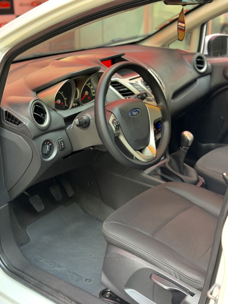 FIESTA 1.6 SE HATCH 16V FLEX 4P MANUAL - 2012 - ESTâNCIA VELHA