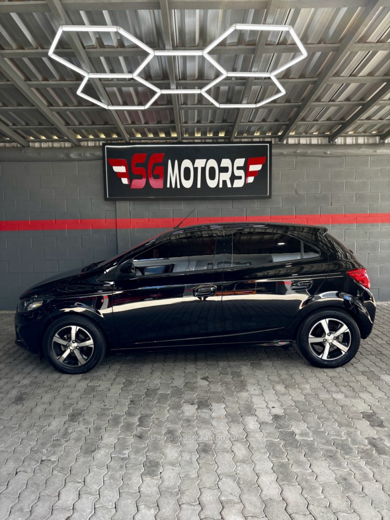 ONIX 1.4 MPFI LTZ 8V FLEX 4P MANUAL - 2017 - HARMONIA