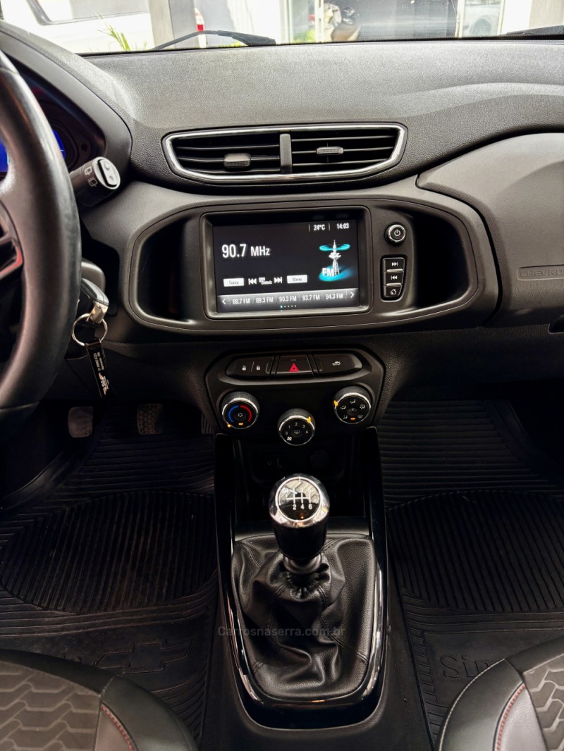 ONIX 1.4 MPFI LTZ 8V FLEX 4P MANUAL - 2017 - HARMONIA