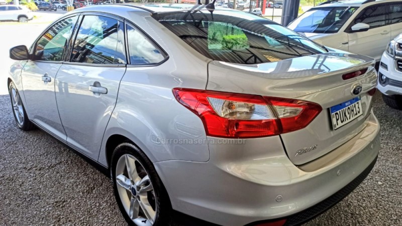 FOCUS 2.0 S SEDAN 16V FLEX 4P AUTOMÁTICO - 2015 - CAXIAS DO SUL