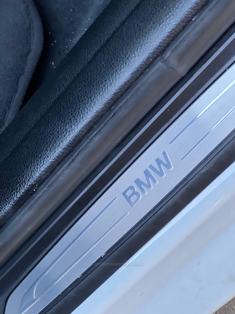 320I 2.0 16V TURBO ACTIVE FLEX 4P AUTOMÁTICO - 2017 - SAPUCAIA DO SUL