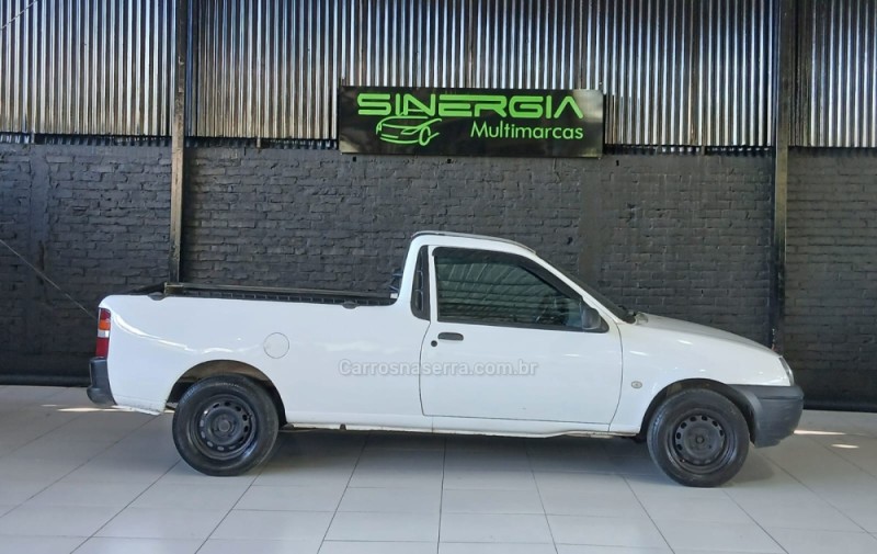 COURIER 1.6 MPI L 8V FLEX 2P MANUAL - 2005 - CAXIAS DO SUL