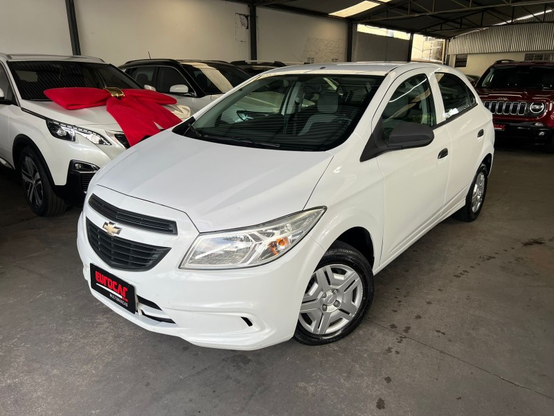 CHEVROLET - ONIX - 2015/2016 - Branca - R$ 45.900,00