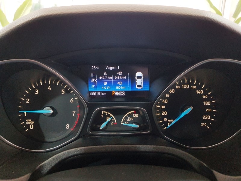 FOCUS 2.0 TITANIUM PLUS FASTBACK 16V FLEX 4P AUTOMÁTICO - 2016 - CAXIAS DO SUL