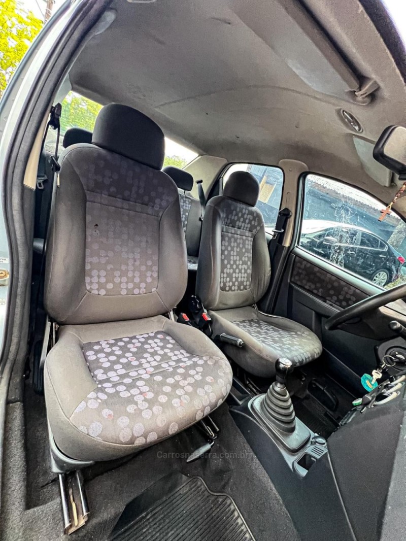 PRISMA 1.4 MPFI JOY 8V FLEX 4P MANUAL - 2009 - CANELA