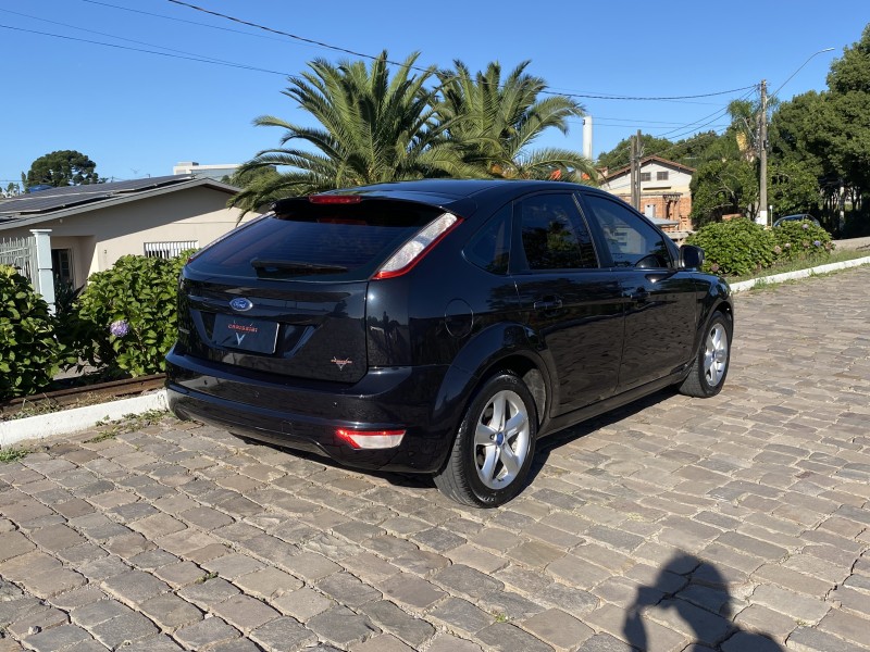 FOCUS 1.6 GLX 16V FLEX 4P MANUAL - 2013 - CARLOS BARBOSA