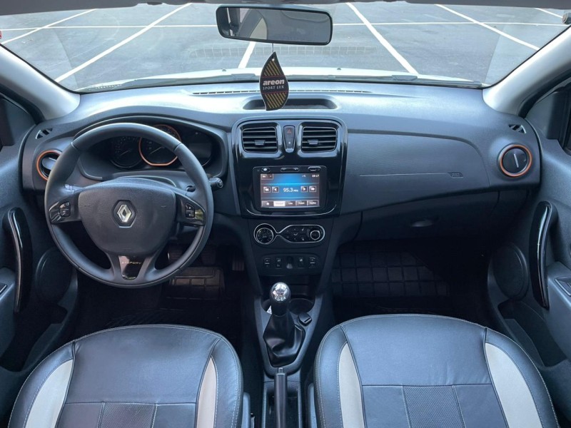 SANDERO 1.6 STEPWAY 8V FLEX 4P MANUAL - 2015 - CAXIAS DO SUL