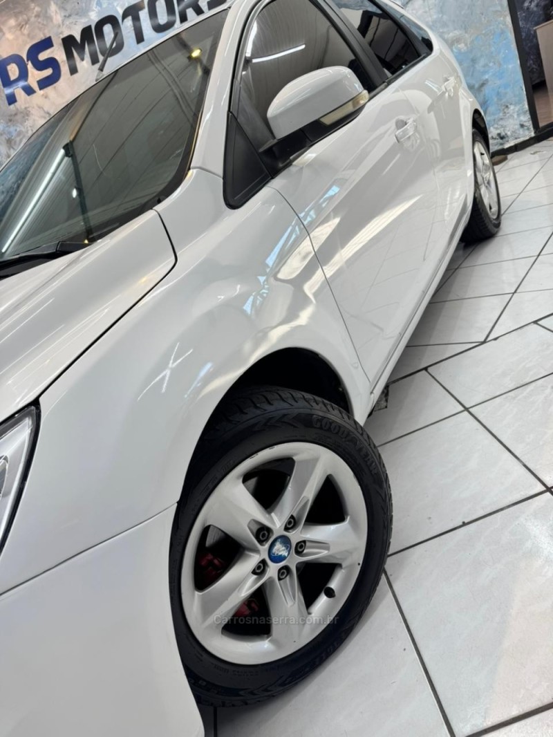 FOCUS 1.6 8V FLEX 4P MANUAL - 2012 - CAXIAS DO SUL