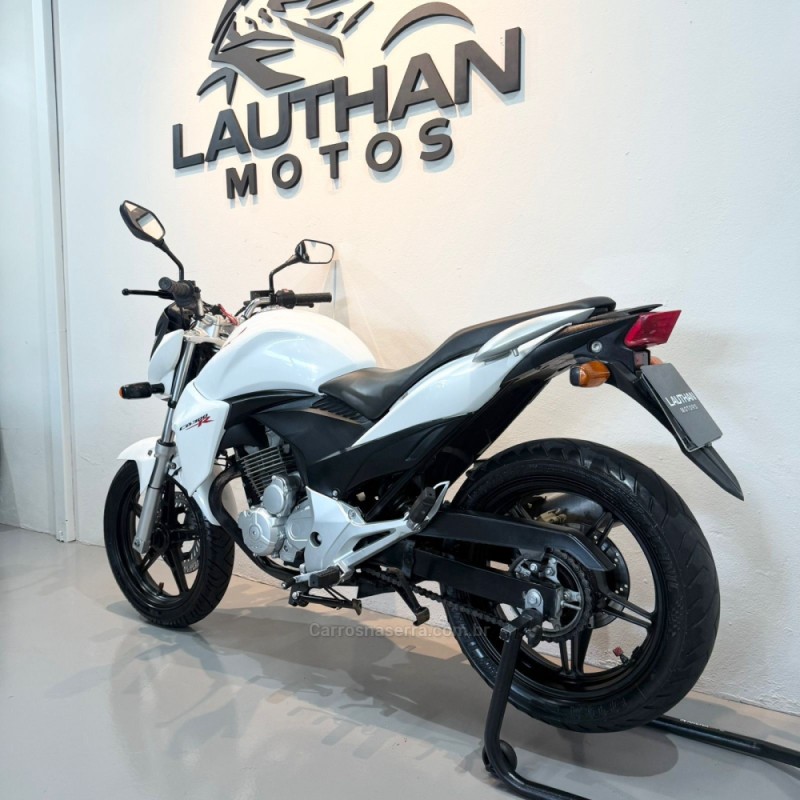 CB 300R  - 2013 - NOVO HAMBURGO