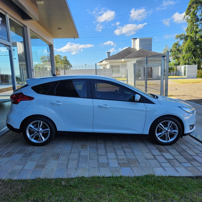 FOCUS 1.6 SE 16V FLEX 4P MANUAL - 2019 - BENTO GONçALVES