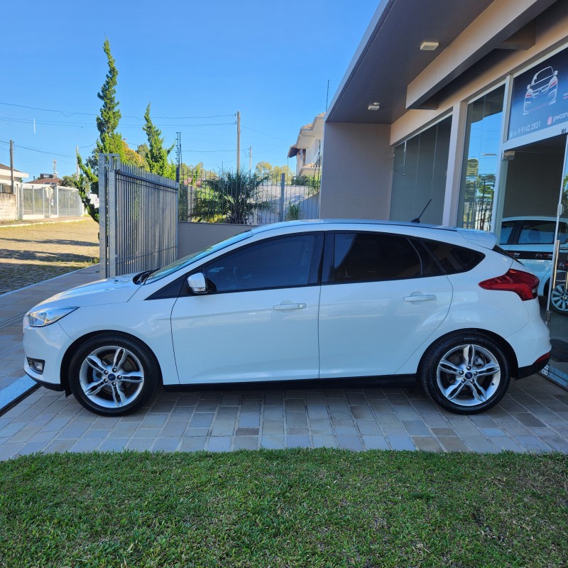 FOCUS 1.6 SE 16V FLEX 4P MANUAL - 2019 - BENTO GONçALVES