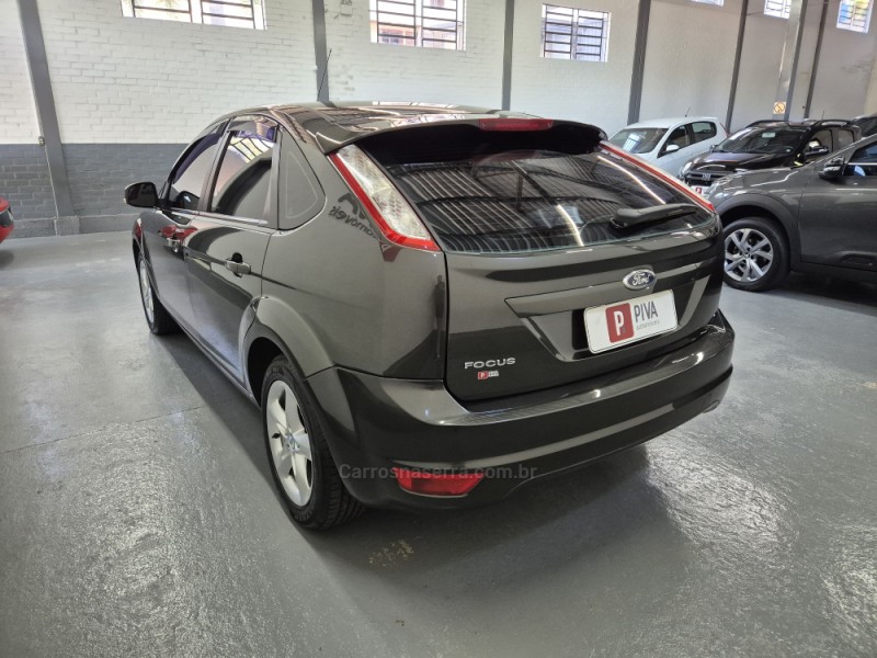 FOCUS 1.6 GLX 16V FLEX 4P MANUAL - 2013 - GARIBALDI