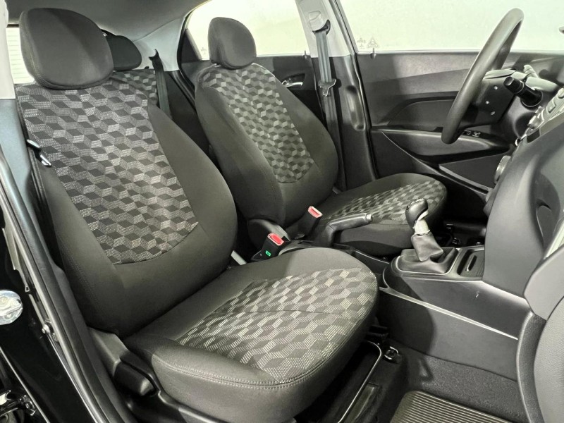 HB20 1.6 COMFORT 16V FLEX 4P MANUAL - 2017 - FARROUPILHA