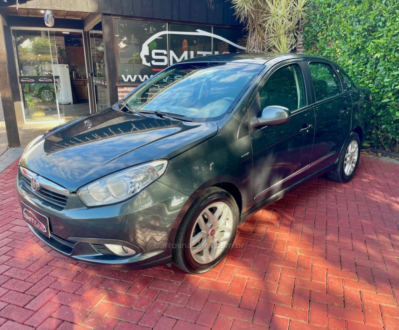 grand siena 1.6 mpi essence 16v flex 4p automatizado 2014 rolante