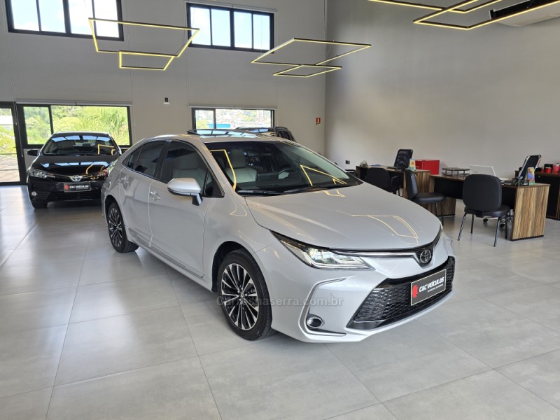 COROLLA 2.0 ALTIS PREMIUM 16V FLEX 4P AUTOMÁTICO - 2024 - BENTO GONçALVES