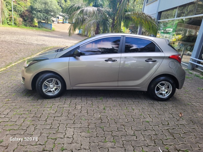 HB20 1.0 COMFORT 12V FLEX 4P MANUAL - 2017 - NOVA PRATA