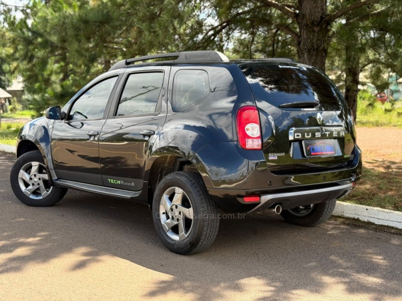 DUSTER 2.0 TECH ROAD 4X2 16V FLEX 4P MANUAL - 2015 - VACARIA