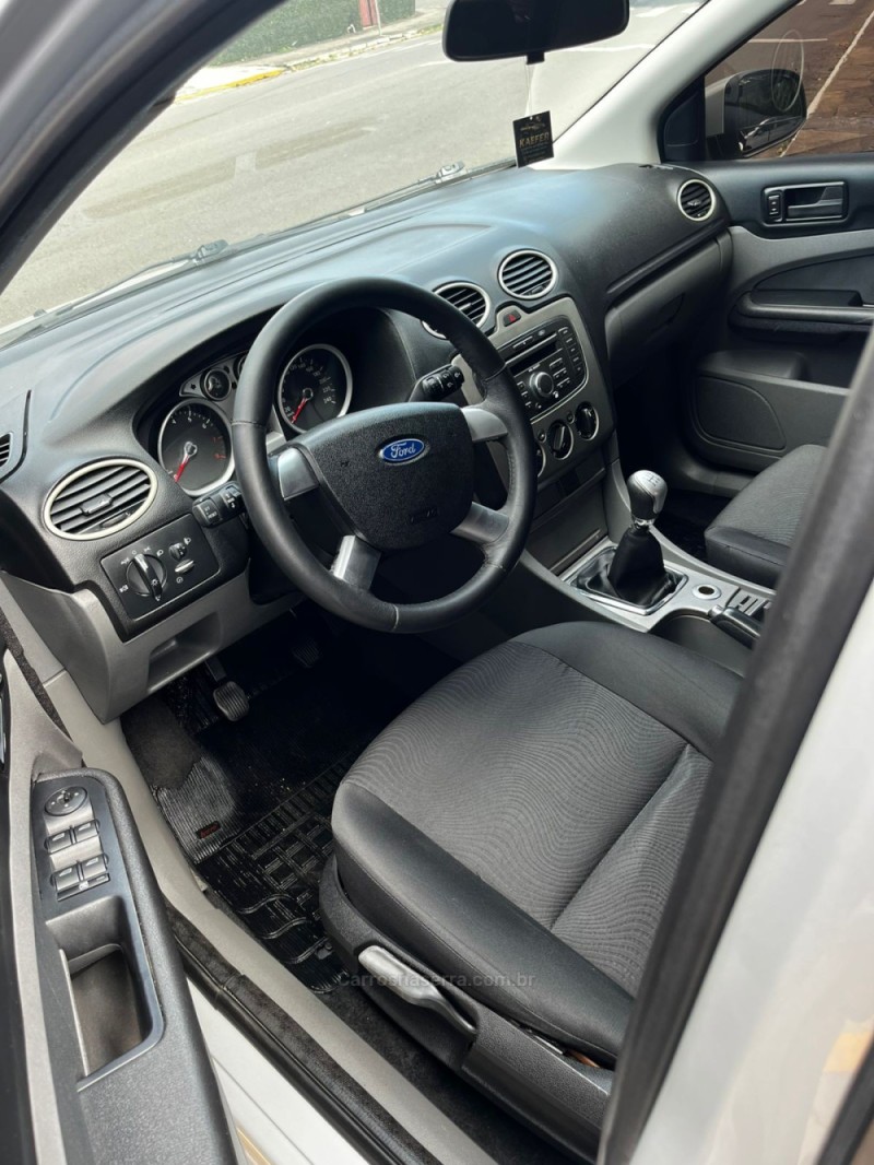 FOCUS 1.6 SE PLUS 16V FLEX 4P MANUAL - 2013 - CARLOS BARBOSA