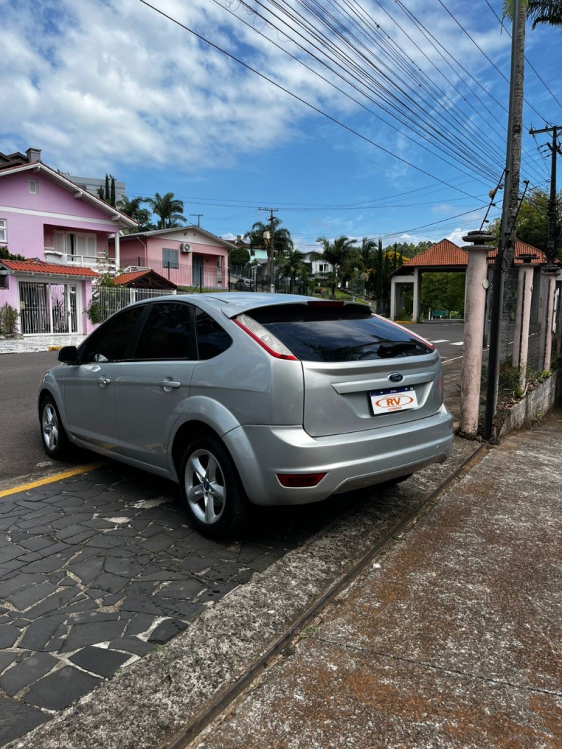 FOCUS 1.6 SE PLUS 16V FLEX 4P MANUAL - 2013 - CARLOS BARBOSA