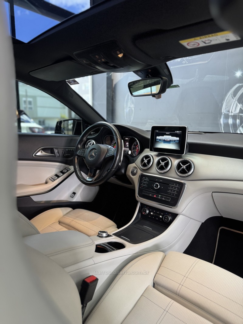 GLA 200 1.6 CGI VISION BLACK EDITION 16V TURBO FLEX 4P AUTOMÁTICO - 2016 - CAXIAS DO SUL