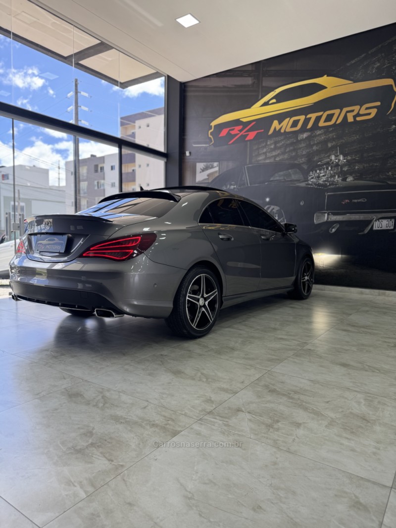 GLA 200 1.6 CGI VISION BLACK EDITION 16V TURBO FLEX 4P AUTOMÁTICO - 2016 - CAXIAS DO SUL