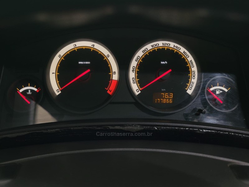 VECTRA 2.0 MPFI GT HATCH 8V FLEX 4P MANUAL - 2011 - CANELA