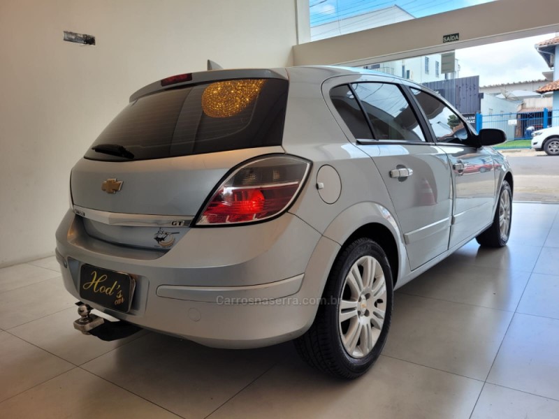 VECTRA 2.0 MPFI GT HATCH 8V FLEX 4P MANUAL - 2011 - CANELA