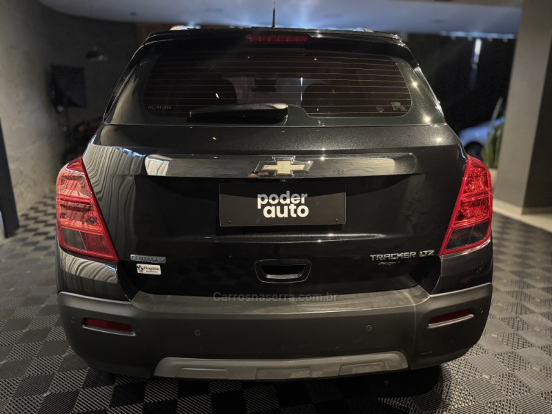 TRACKER 1.8 MPFI LTZ 4X2 16V FLEX 4P AUTOMÁTICO - 2015 - FARROUPILHA