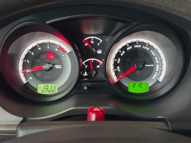 FIESTA 1.6 ROCAM SE SEDAN 8V FLEX 4P MANUAL - 2014 - FARROUPILHA