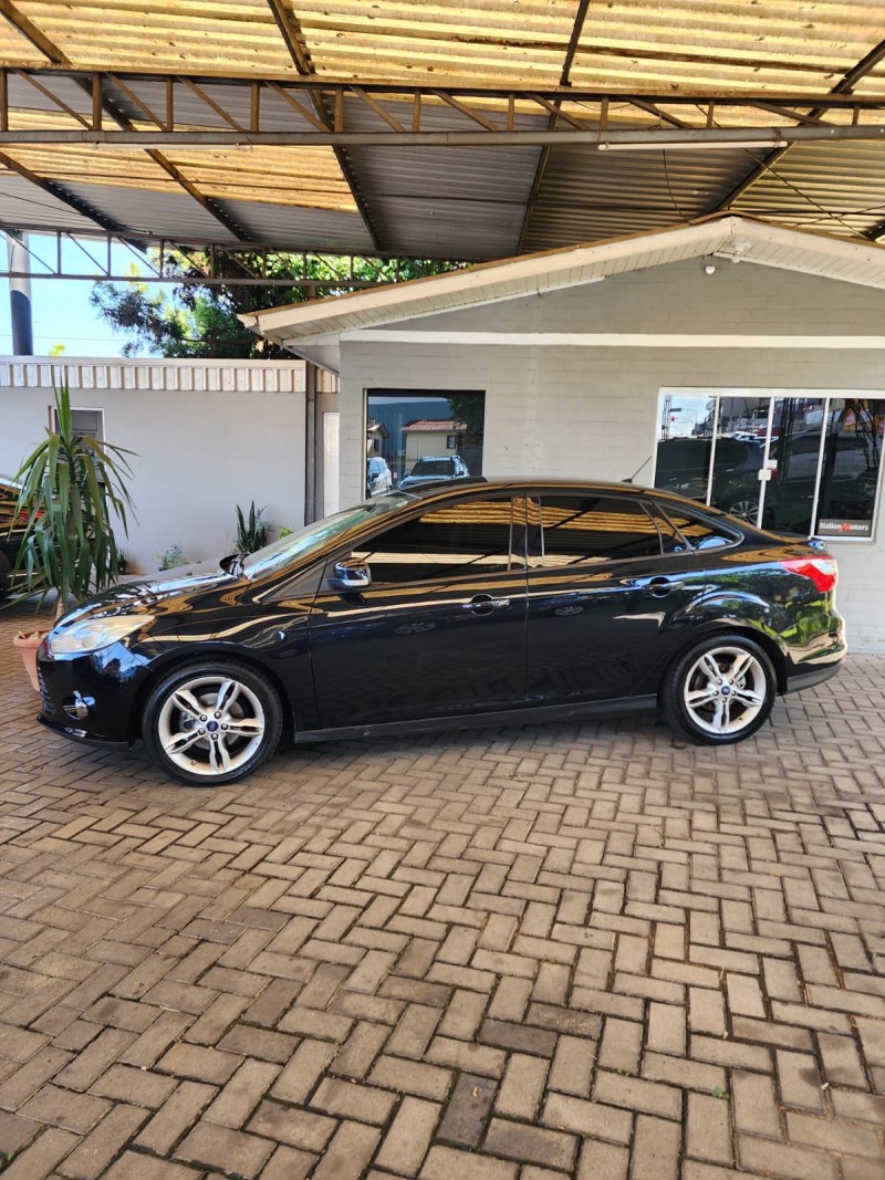 FOCUS 2.0 SE PLUS SEDAN 16V FLEX 4P AUTOMÁTICO - 2014 - CAXIAS DO SUL