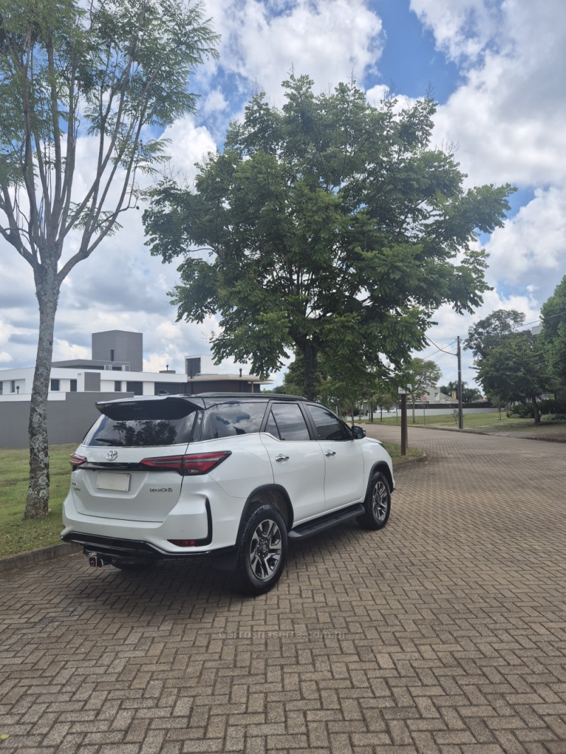 HILUX SW4 2.8 4X4 DIAMOND 16V TURBO DIESEL 4P 7 LUGARES AUTOMATICO - 2024 - BENTO GONçALVES