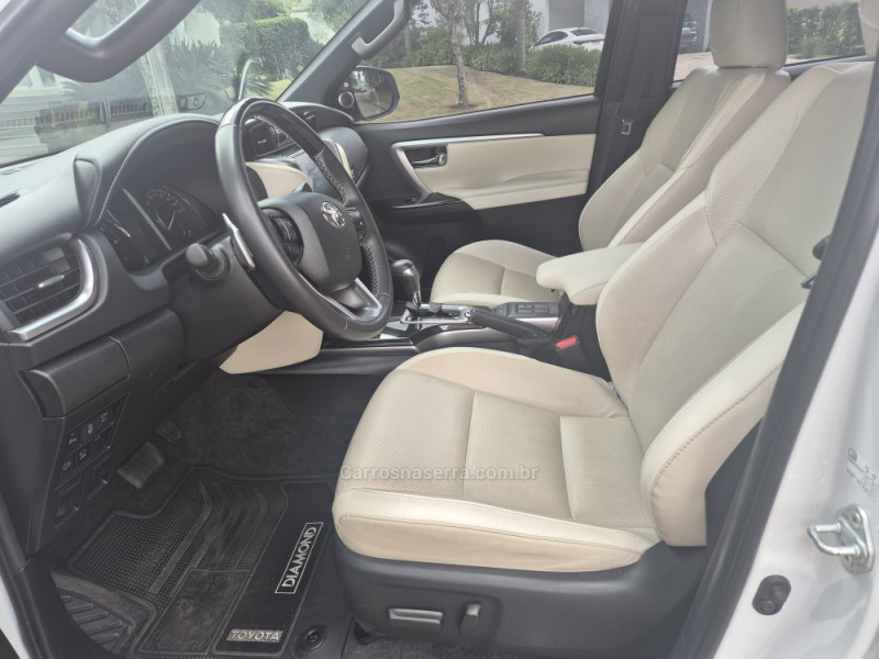 HILUX SW4 2.8 4X4 DIAMOND 16V TURBO DIESEL 4P 7 LUGARES AUTOMATICO - 2024 - BENTO GONçALVES