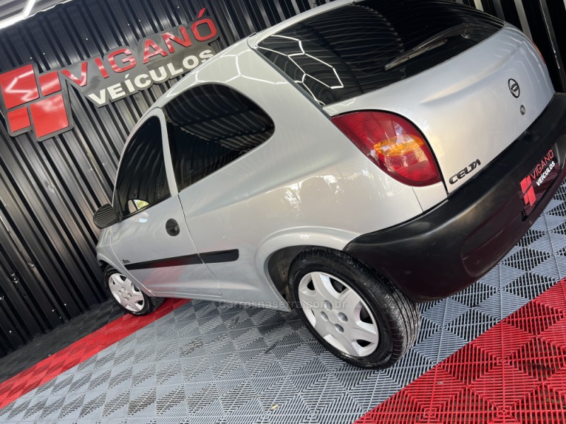 CELTA 1.0 MPFI SUPER 8V FLEX 2P MANUAL - 2001 - CAXIAS DO SUL