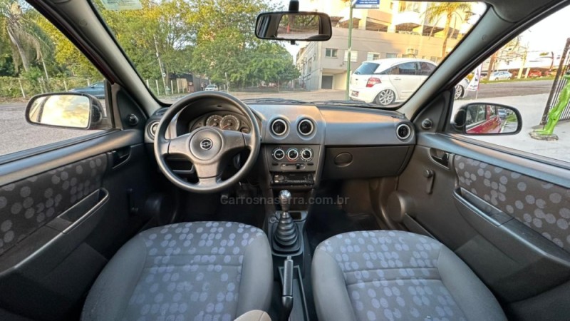 PRISMA 1.4 MPFI JOY 8V FLEX 4P MANUAL - 2009 - NOVO HAMBURGO