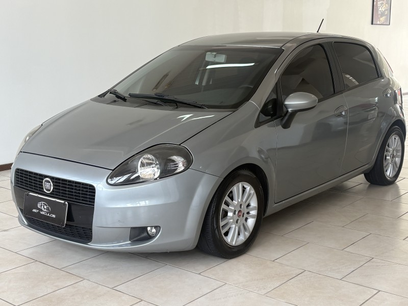 PUNTO 1.4 ATTRACTIVE ITALIA 8V FLEX 4P MANUAL - 2011 - BENTO GONçALVES