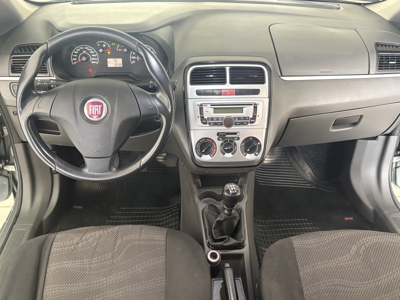 PUNTO 1.4 ATTRACTIVE ITALIA 8V FLEX 4P MANUAL - 2011 - BENTO GONçALVES