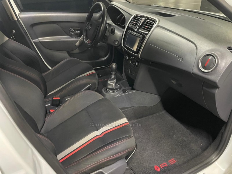 SANDERO 2.0 RS 16V FLEX 4P MANUAL - 2017 - CAXIAS DO SUL