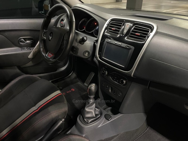 SANDERO 2.0 RS 16V FLEX 4P MANUAL - 2017 - CAXIAS DO SUL