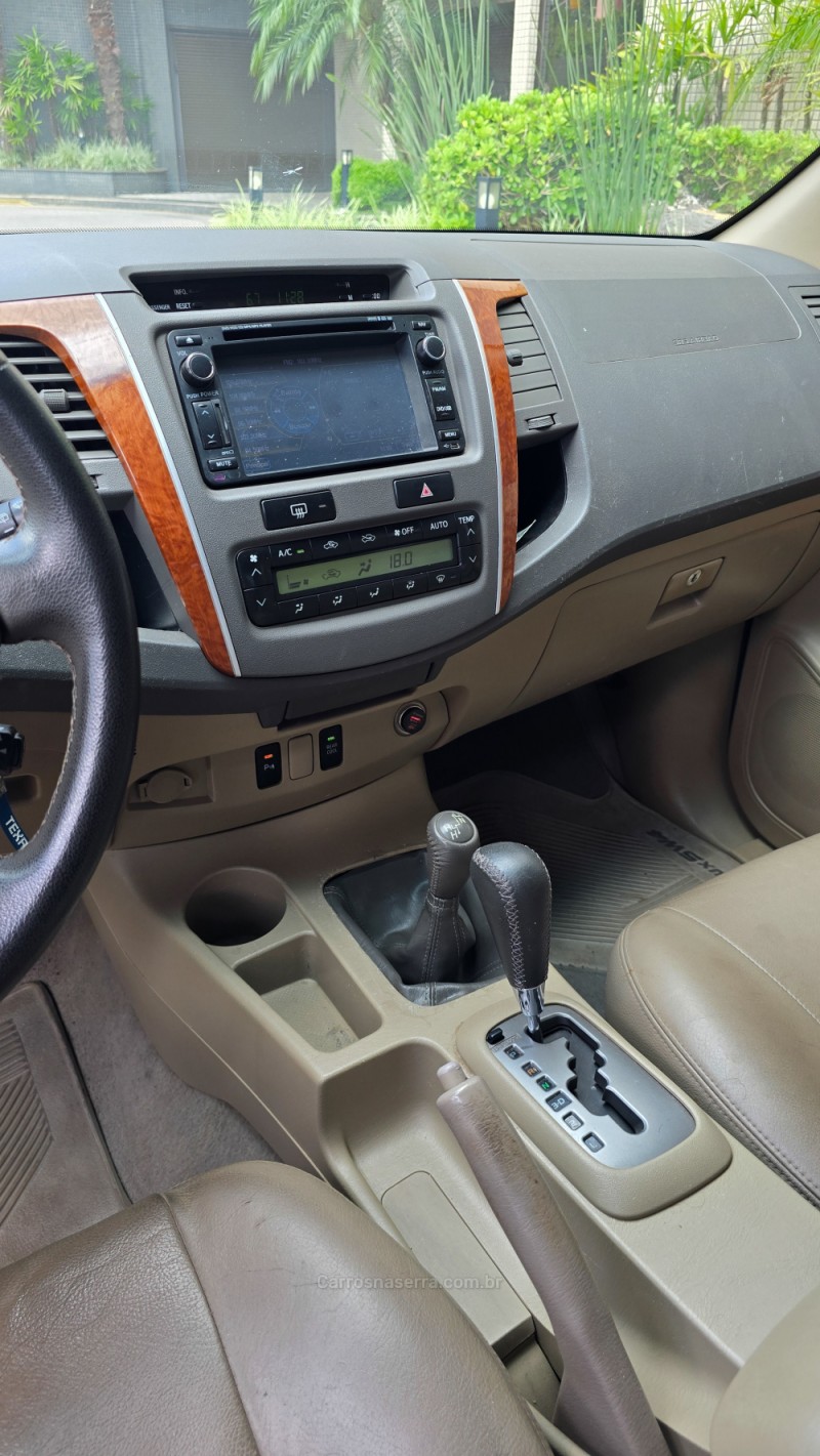 HILUX SW4 2.8 SRX 4X4 7 LUGARES 16V TURBO INTERCOOLER DIESEL 4P AUTOMÁTICO - 2011 - BENTO GONçALVES