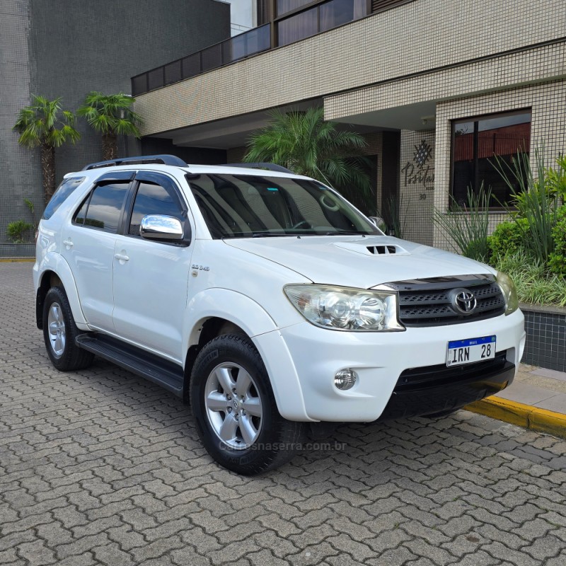 HILUX SW4 2.8 SRX 4X4 7 LUGARES 16V TURBO INTERCOOLER DIESEL 4P AUTOMÁTICO - 2011 - BENTO GONçALVES