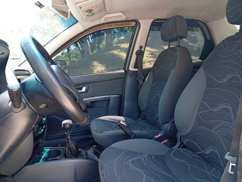 SIENA 1.0 MPI EL CELEBRATION 8V FLEX 4P MANUAL - 2014 - FARROUPILHA