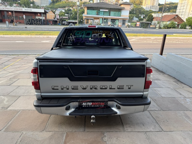 S10 2.4 ADVANTAGE 4X2 CD 8V FLEX 4P MANUAL - 2006 - CAXIAS DO SUL