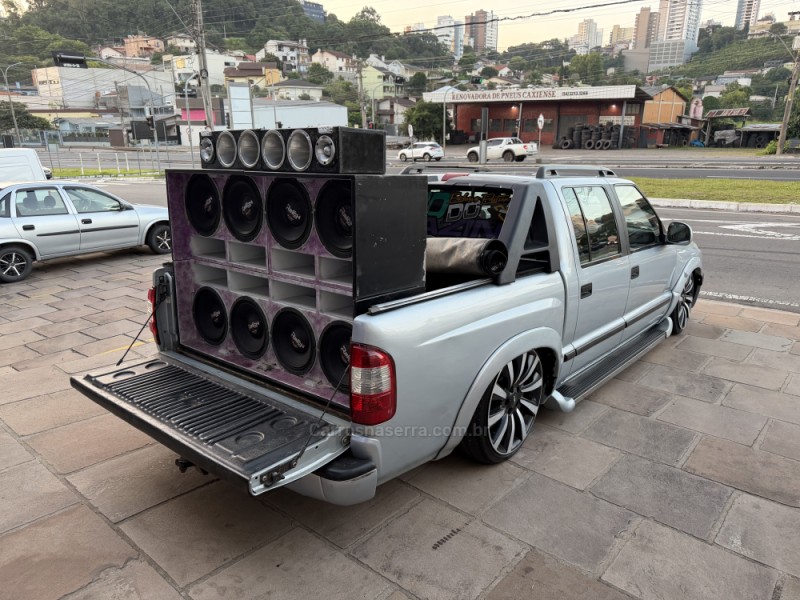 S10 2.4 ADVANTAGE 4X2 CD 8V FLEX 4P MANUAL - 2006 - CAXIAS DO SUL